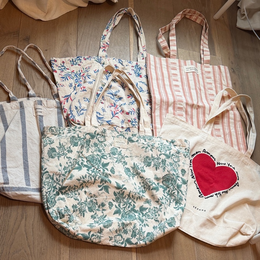 5 Rare Sezane tote bags (two floral two striped one heart amor…)